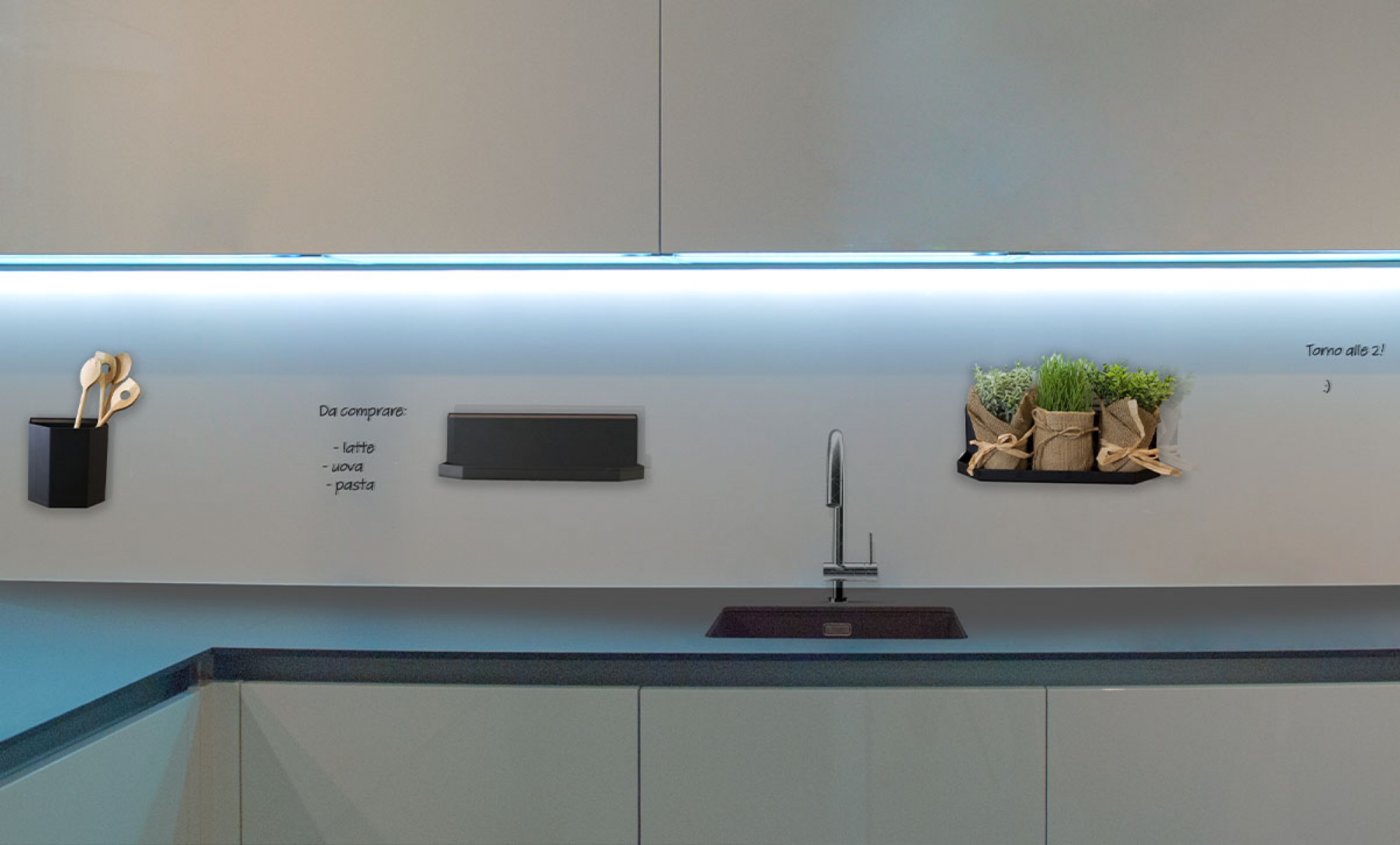 Schienale-cucina-magnetico-con-accessori_s3