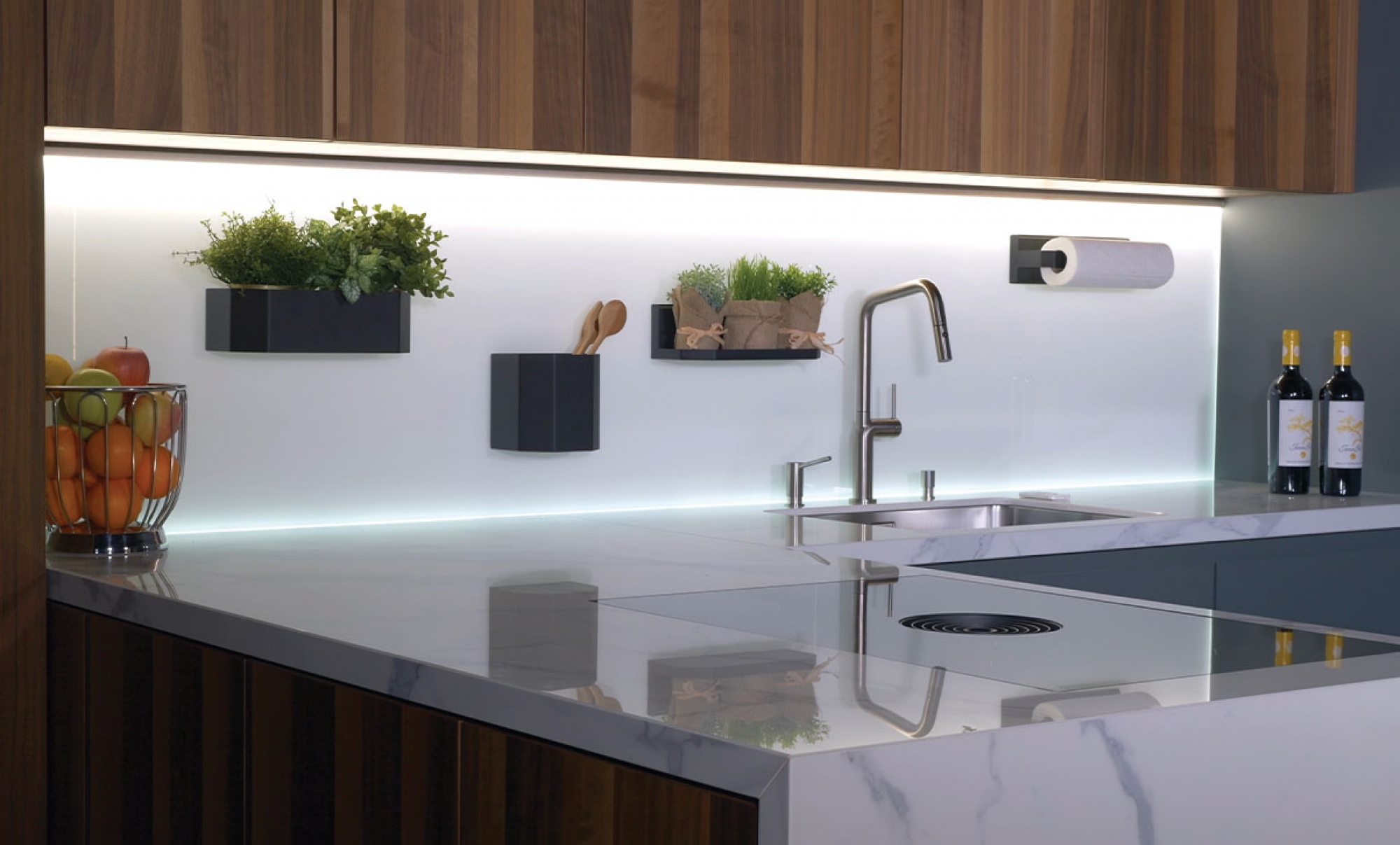 Schienale-cucina-magnetico-illuminato_s3
